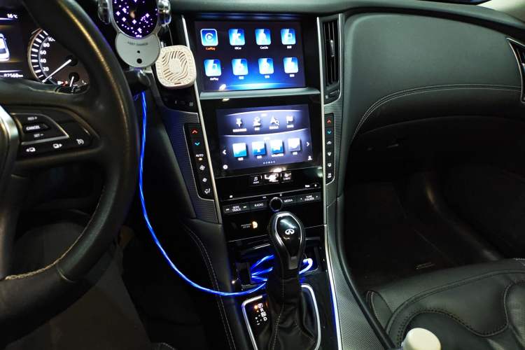 Used Infiniti Q50L 2018 2.0T Enjoyment Version China V Standard Audio And AC Panel