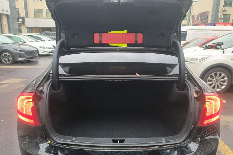 Used Volvo S60 2019 S60L T3 Intelligent Upgrade Edition Trunk