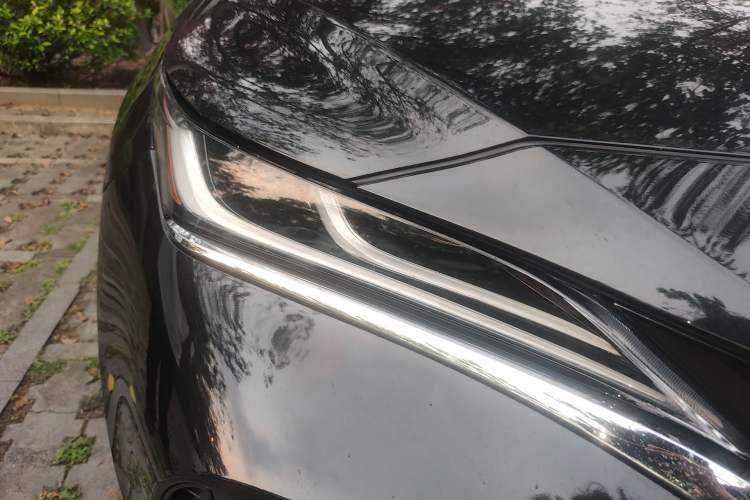 Used Toyota Harrier 2022 2.0L CVT Two-Wheel Drive Deluxe Edition Right Front Headlight