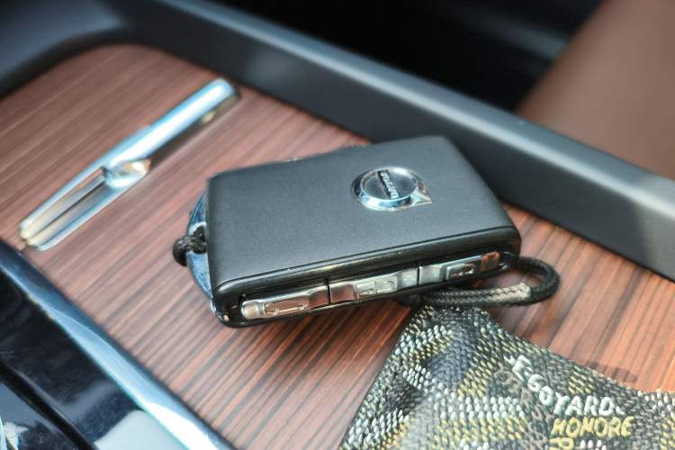 Used Volvo XC60 2024 B5 4x4 Smart Luxury Edition