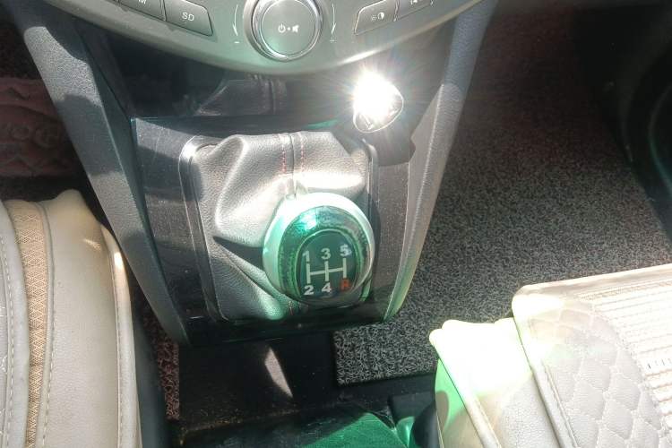 Used BYD S6 2013 Jingyue Edition 2.0L Manual Luxury Model 5 Seats