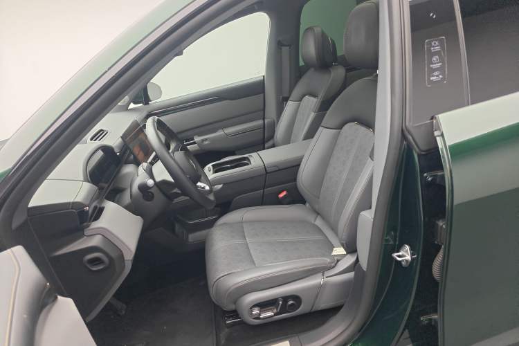 Used Zeekr 7X 2025 100 kWh Long-Range Rear-Wheel Drive with Intelligent Driving Features
