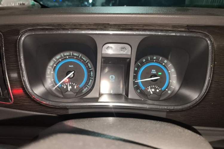 Used Buick GL8 2011 2.4L LT Luxury Business Executive Edition Instrument Cluster