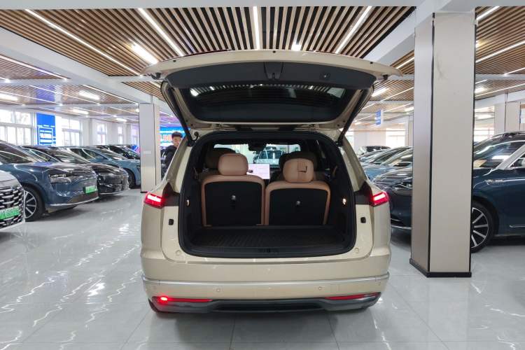 Used ONVO Luxeed L90 2025 Model—Max Six-Seater Version