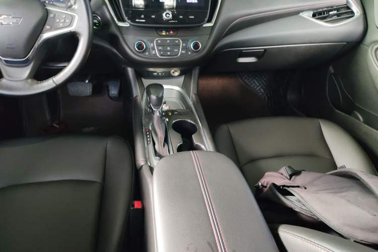 Used Chevrolet Malibu XL 2022 Redline 550T Automatic Sport Edition Gear Lever