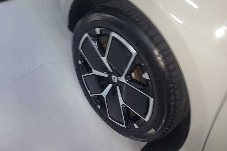 Used Xiaomi Auto SU7 2024 Rear-Drive Long-Range Intelligent Driving Version