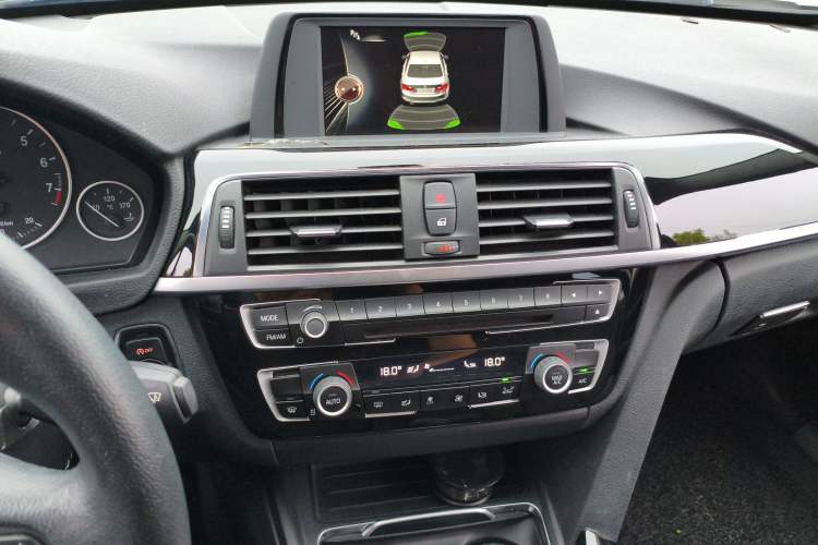 Used BMW 3 Series 2016 320Li Ambition Model Audio And AC Panel