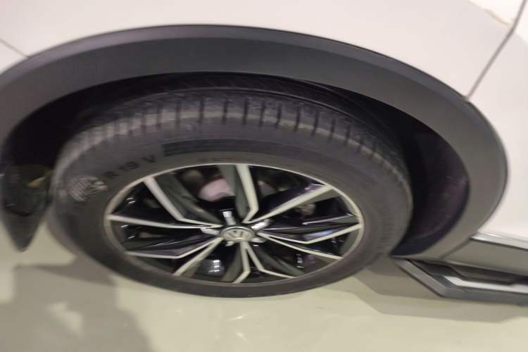 Used Volkswagen Tiguan L 2019 330TSI Automatic Two-Wheel Drive Smart Luxury Version China VI Standard