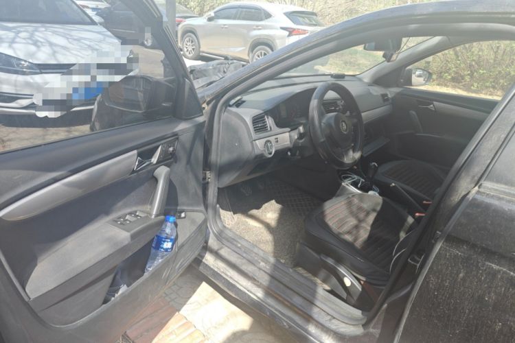 Used Volkswagen Lavida 2013 Revised Classic 1.6L Manual Fashion Edition
