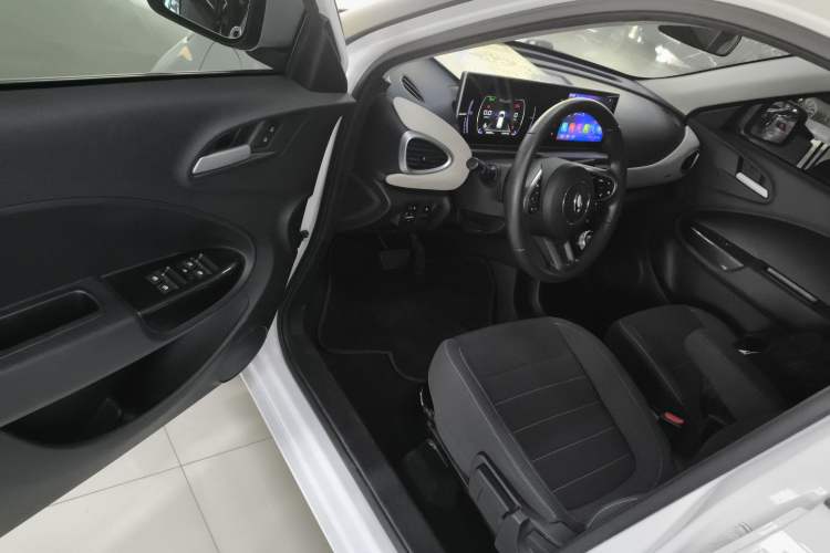 Used ORA White Cat 2020 305 km Luxury Version Driver Seat