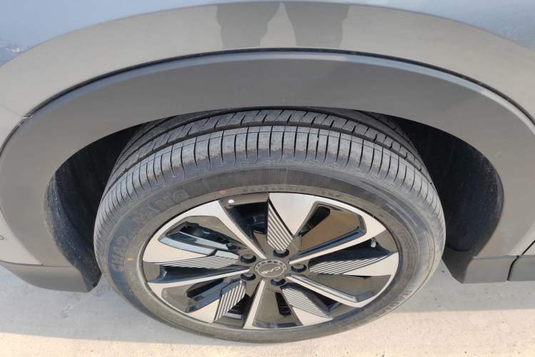 Used BYD Song PLUS New Energy 2025 DM-i Intelligent Driving 112KM Prestige Model Exterior 2