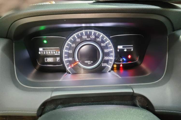 Used Honda Odyssey 2015 Revised Version 2.4L Supreme Edition