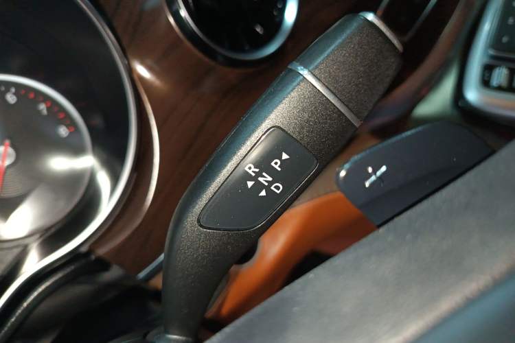 Used Mercedes-Benz V-Class 2020 V 260 Avantgarde Edition