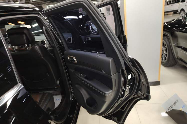 Used Jeep Grand Cherokee 2016 3.0L Comfort Navigation Edition