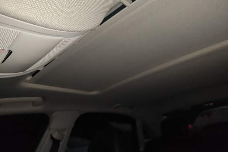 Used Audi A4L 2016 30 TFSI Collector's Edition Automatic Comfort Model Headliner