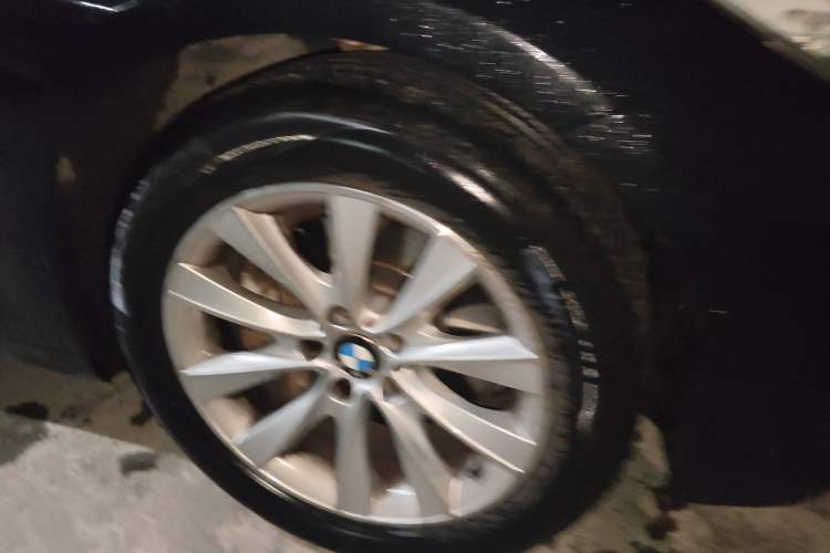 Used BMW 5 Series GT 2014 528i Leading Model
