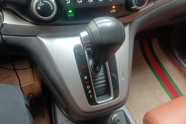 Used Honda CR-V 2012 2.0L two-wheel drive urban version
