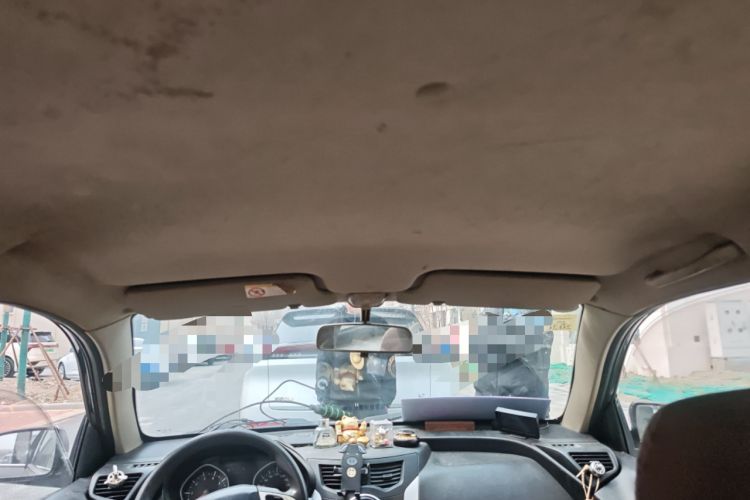 Used FAW Xiali N7 2013 1.3L Manual Luxury Model Headliner