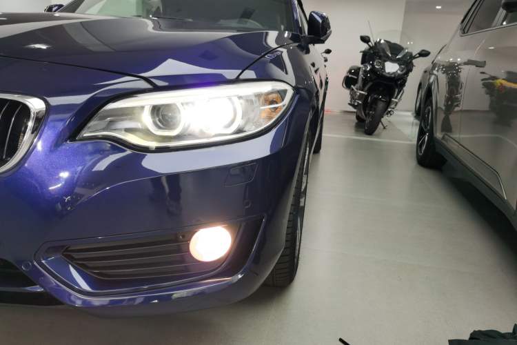 Used BMW 2 Series 2017 220i Convertible Coupe Leading Model
