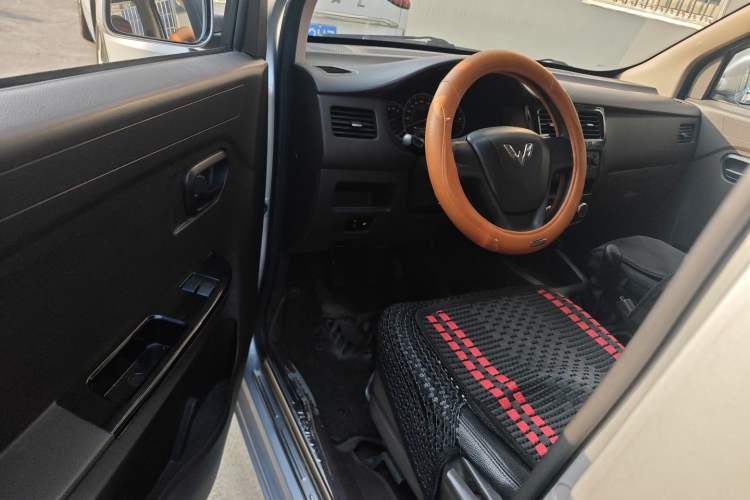 Used Wuling Rongguang V 2016 1.2L Standard Version Driver Seat