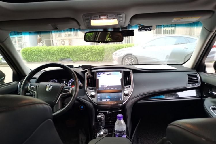 Used Toyota Crown 2015 2.0T Luxury Edition Center Console