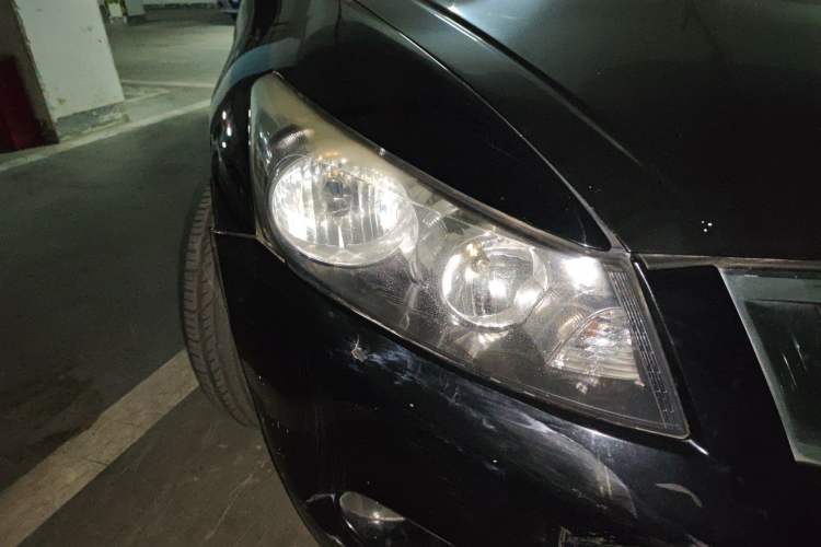 Used Honda Accord 2010 2.4L LX Right Front Headlight