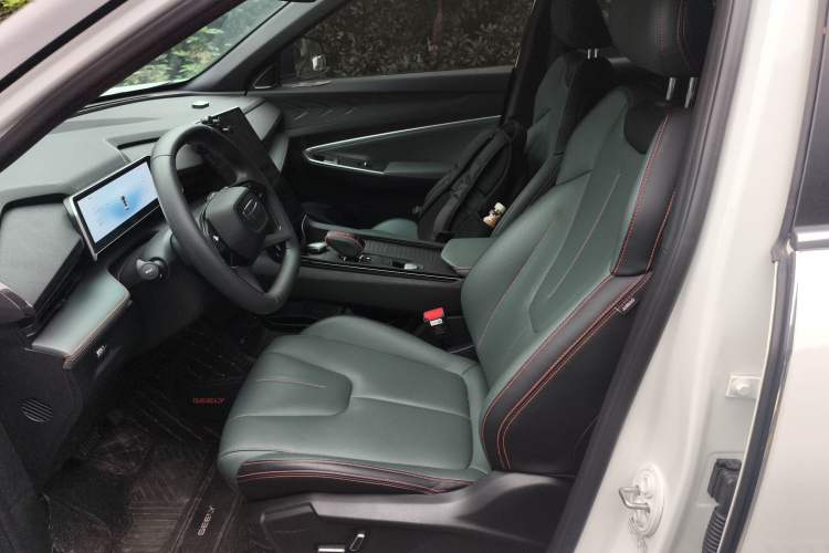 Used Geely Auto Emgrand X7 Sport 2024 1.5TD Dragon Edition Left Front Seat