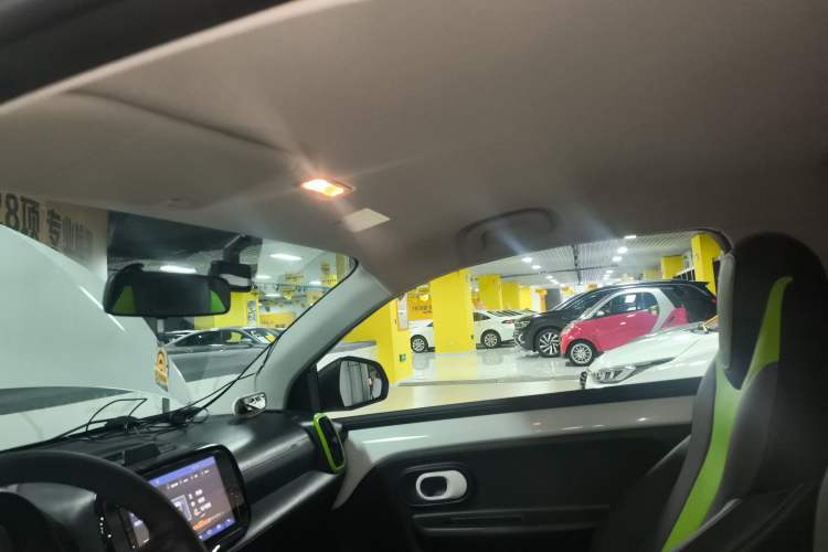 Used Roewe Clever 2021 302 km New Four-Seater Super-Efficient Version