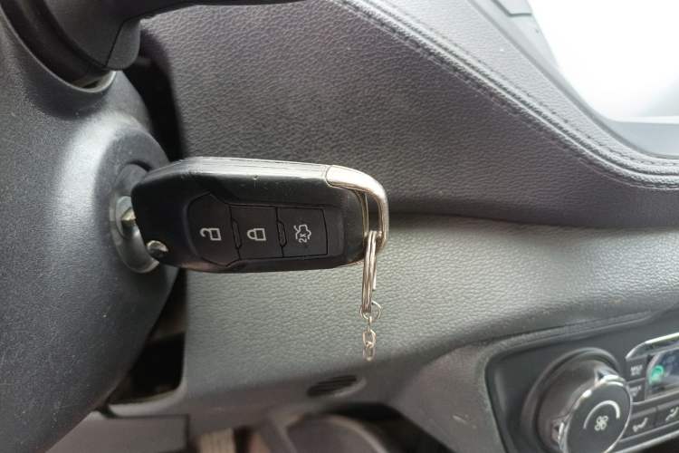 Used Ford Escort 2017 Happiness Edition 1.5L Automatic Fashion Version Vehicle Key