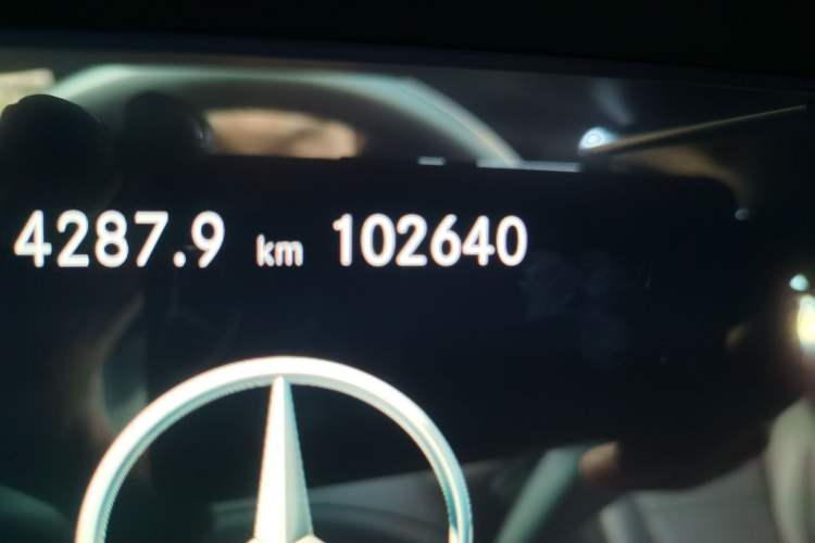 Used Mercedes-Benz GLC 2021 GLC 260 L 4MATIC Luxury Model Odometer Close Up