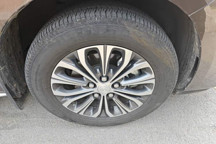 Used Buick GL8 2023 Land Executive Class 652T Luxury Model
