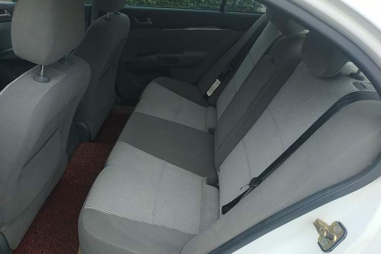 Used Geely Auto Classic Emgrand 2013 Sedan 1.5L Manual Entry-Level Model
