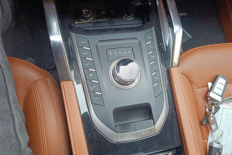 Used Zotye T700 2017 1.8T Dual-Clutch Luxury Model
