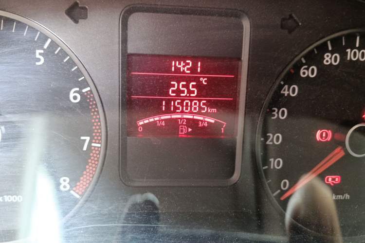 Used Volkswagen Polo 2011 1.4L Manual ZhiLe Edition Odometer Close Up