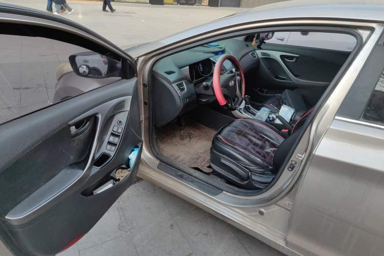 Used Hyundai Elantra (5th Generation / Langdong) 2012 1.6L Automatic Fashion Edition