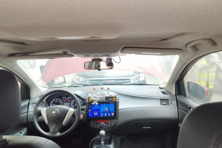 Used Nissan Tiida 2011 1.6L CVT Smart Version Headliner