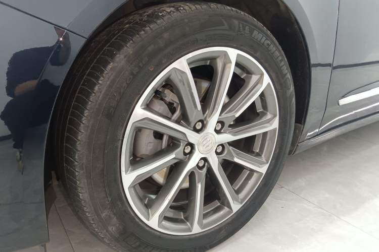 Used Buick LaCrosse 2021 652T Luxury Model Left Front Wheel Hub