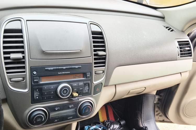 Used Nissan Sylphy 2016 Classic 1.6XE Manual Comfort Edition Audio And AC Panel