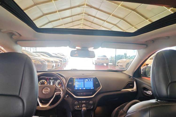 Used Jeep Cherokee 2016 2.4L Leading Edition