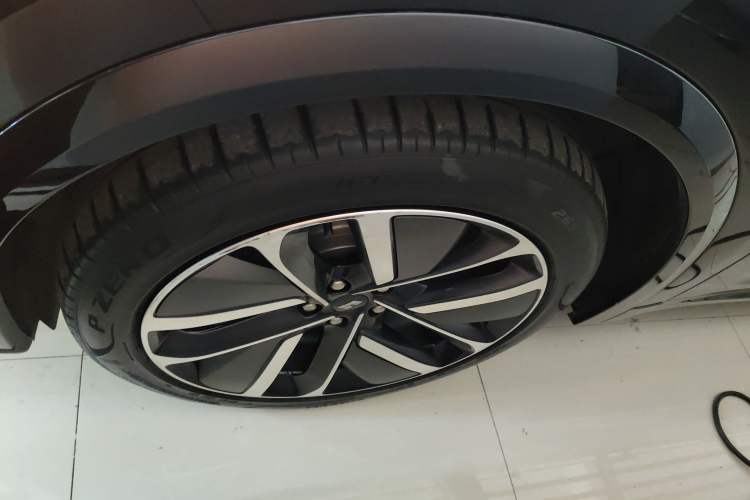 Used Li Auto L7 2023 Pro Model Left Front Wheel Hub