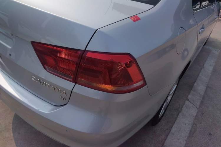 Used Volkswagen Santana 2015 1.6L Manual Comfort Edition Exterior 3