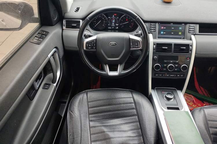 Used Land Rover Discovery Sport 2019 240 PS PURE Edition China V Standard Steering Wheel
