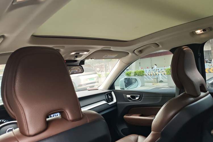 Used Volvo XC60 2019 T5 4x4 Smart Edition China V Standard Headliner
