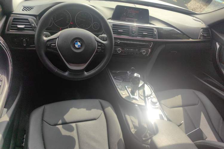 Used BMW 3 Series 2016 320i Fashion Model
