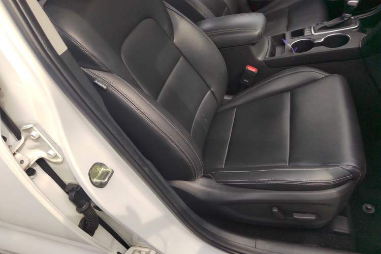 Used Kia KX5 2016 2.0L Automatic 2WD GLS Right Front Seat