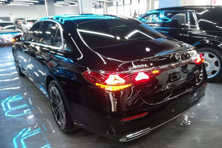 Used Mercedes-Benz E-Class 2025 Facelift E 300 L Luxury Edition
