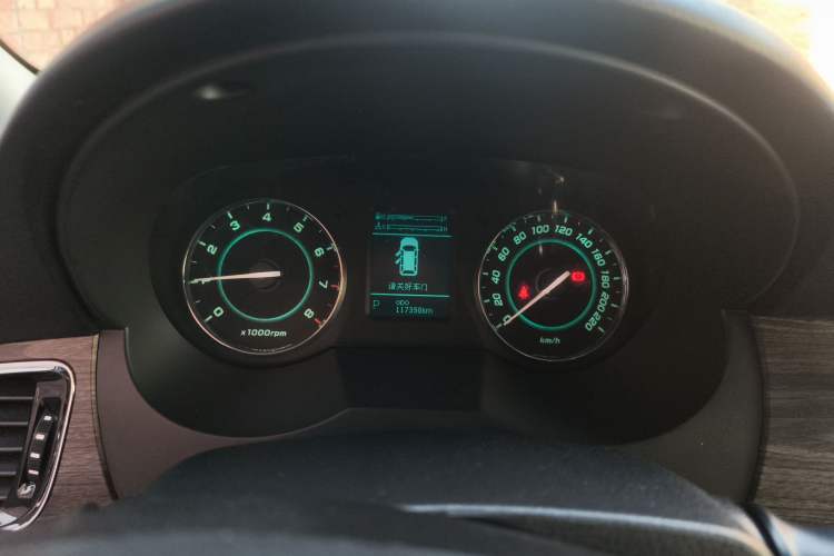 Used JAC Group Refine M5 2013 2.0T Gasoline Automatic Business Edition
