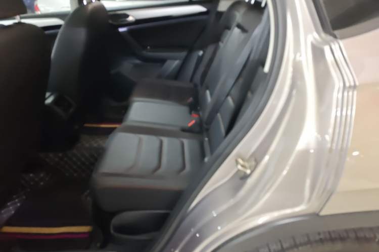 Used Volkswagen Tayron  Left Rear Seat