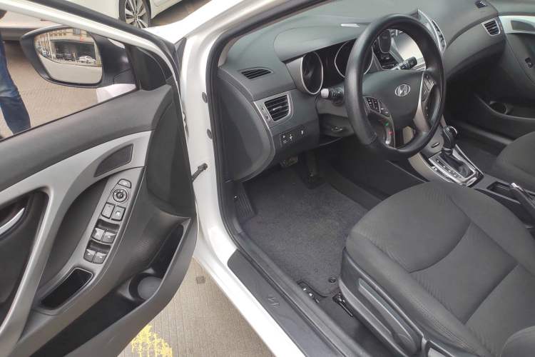 Used Hyundai Elantra (5th Generation / Langdong) 2016 1.6L Automatic Prestige Model Driver Seat