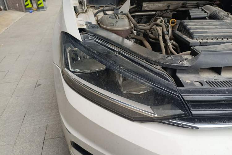 Used Volkswagen Touran 2016 Volkswagen Touran L 280TSI DSG Comfort Edition Exterior 6